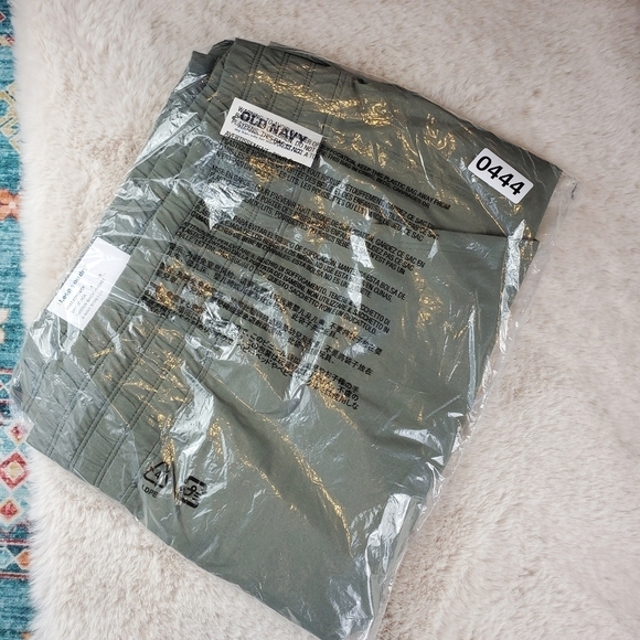 Old Navy High-Waisted StretchTech Shorts Women 4-inch inseam 4X BNWT - Picture 12 of 12